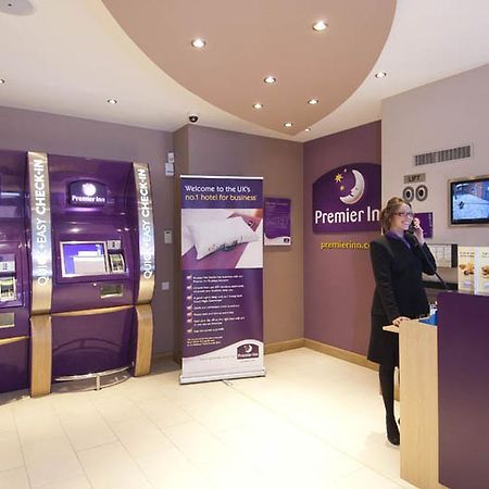 Premier Inn Manchester Bury Екстер'єр фото