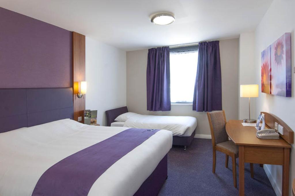 Premier Inn Manchester Bury Номер фото