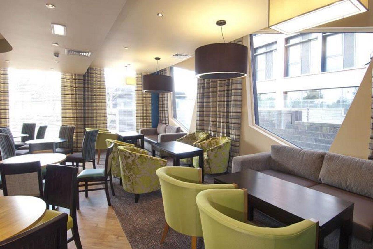 Premier Inn Manchester Bury Екстер'єр фото