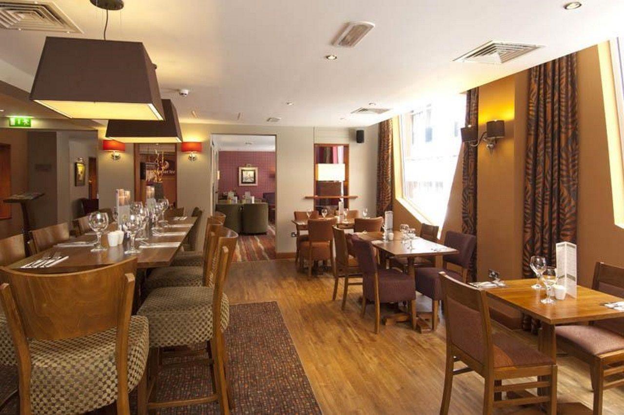 Premier Inn Manchester Bury Екстер'єр фото