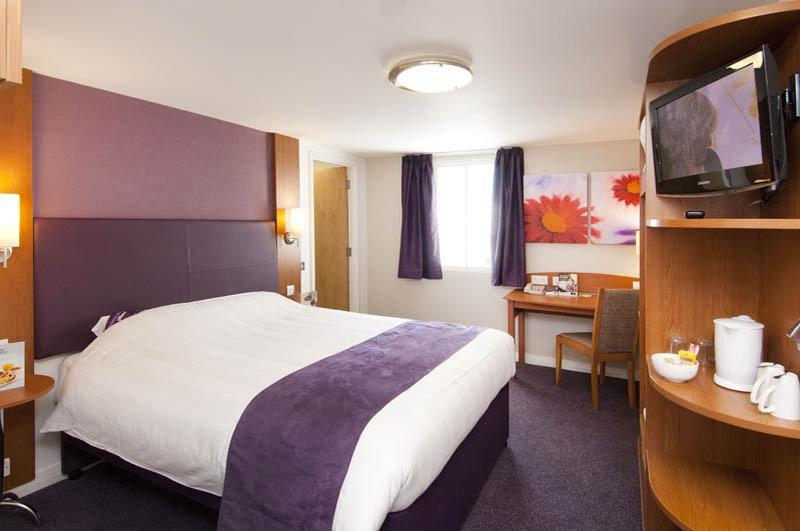 Premier Inn Manchester Bury Екстер'єр фото