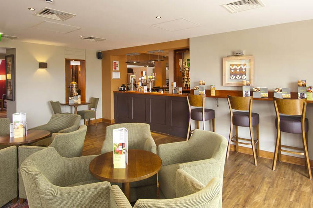 Premier Inn Manchester Bury Екстер'єр фото