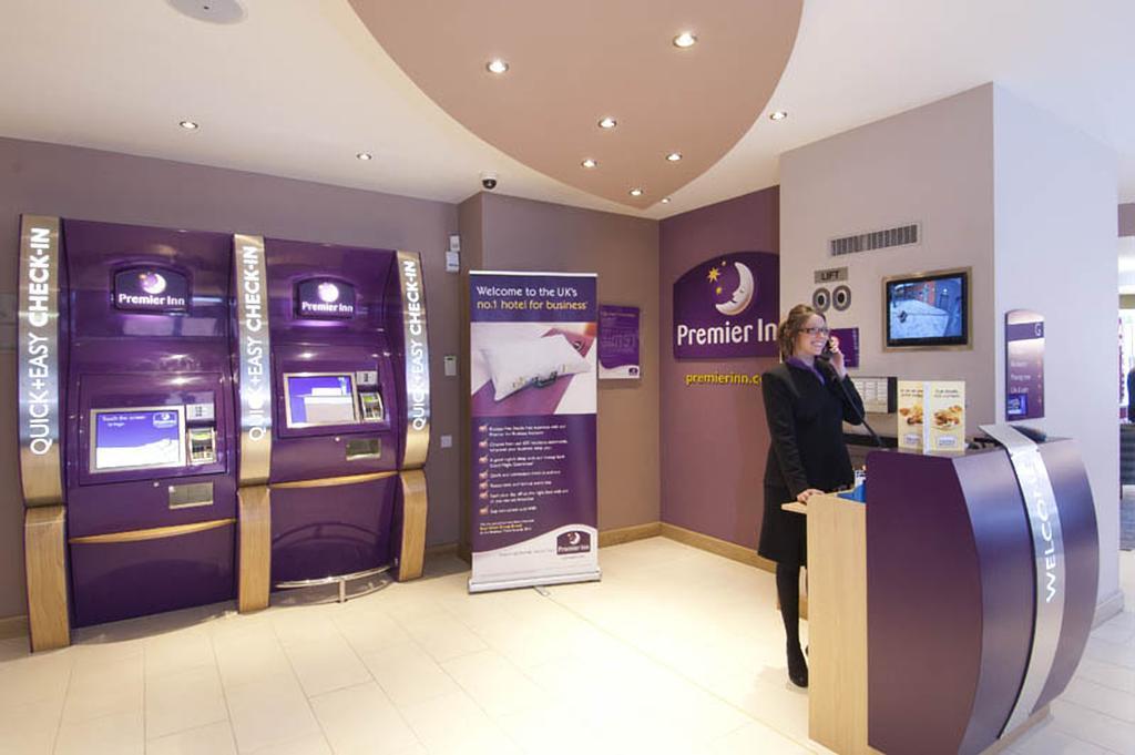 Premier Inn Manchester Bury Екстер'єр фото