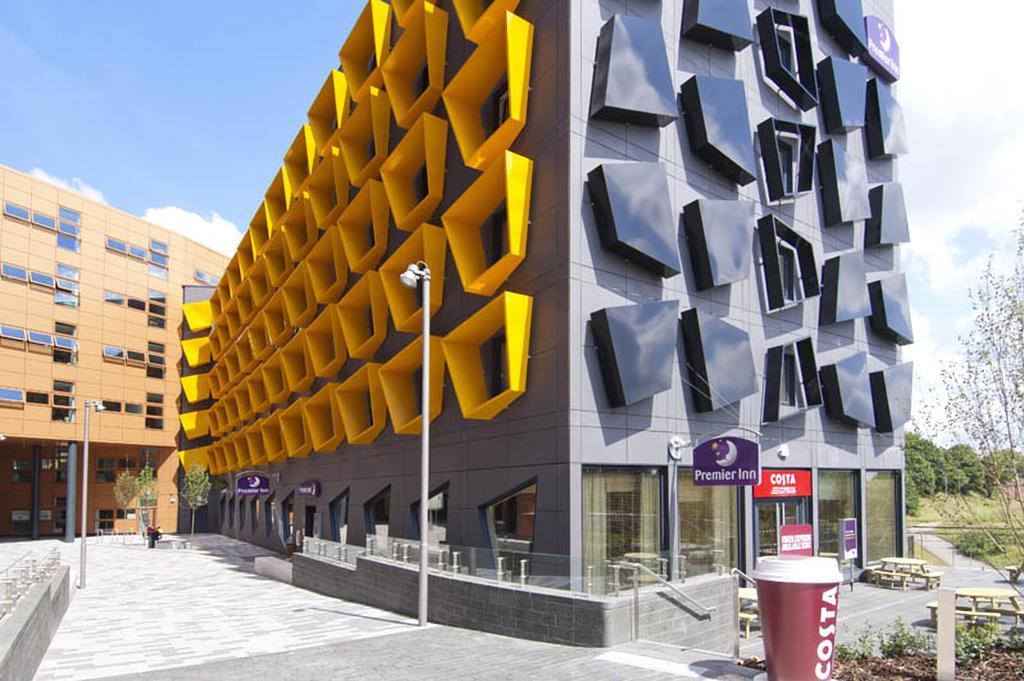 Premier Inn Manchester Bury Екстер'єр фото